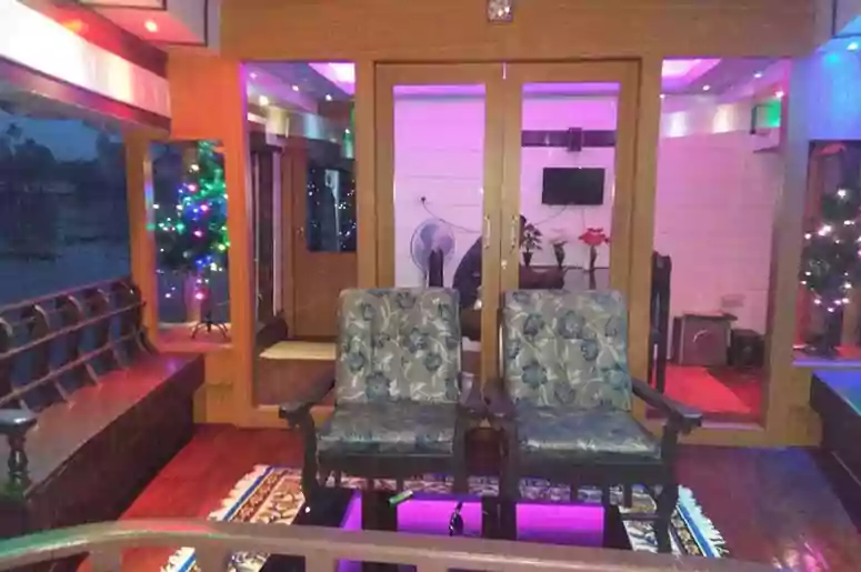 Kerala 10 Bedroom Deluxe Houseboat