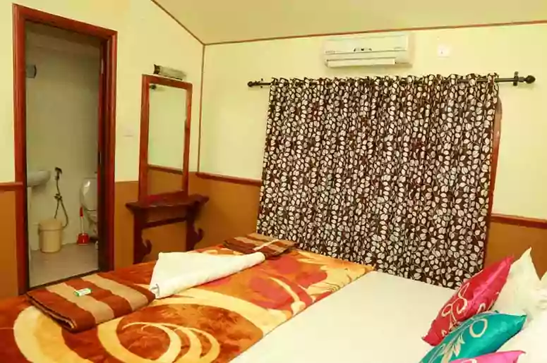 Kerala 10 Bedroom Deluxe Houseboats