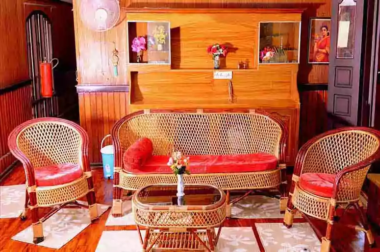 Kerala 3 Bedroom Deluxe Houseboat