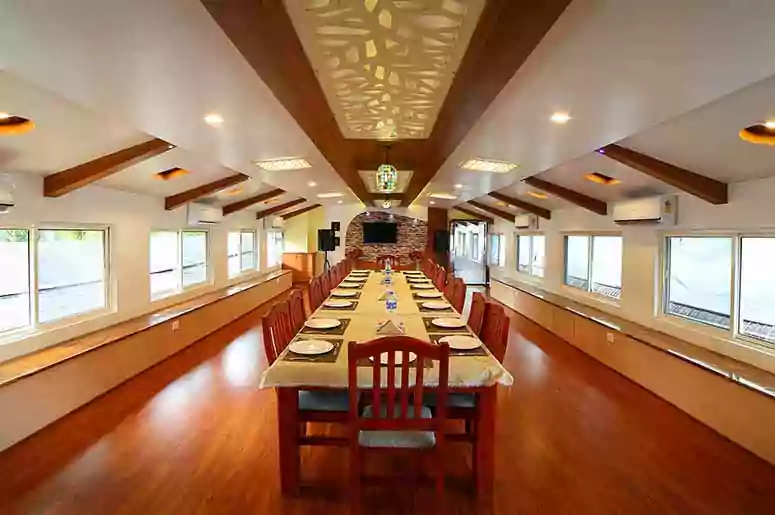 Kerala 7 Bedroom Deluxe Houseboat